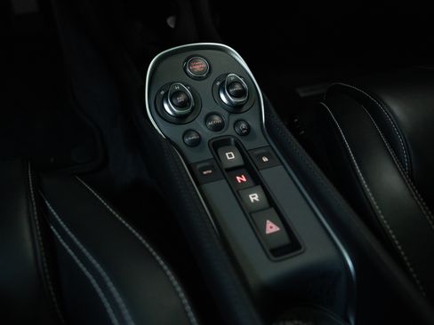 Used 2019 McLaren 570S Coupe image 23