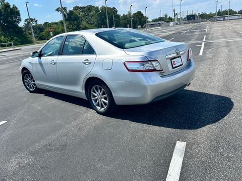 Used 2011 Toyota Camry Hybrid w/ Upgrade Pkg FWD image 6