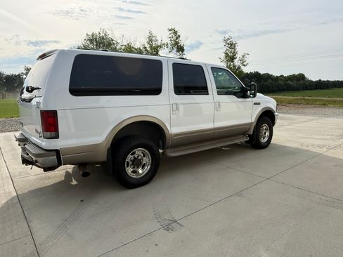Used 2001 Ford Excursion Limited AWD/4WD image 2