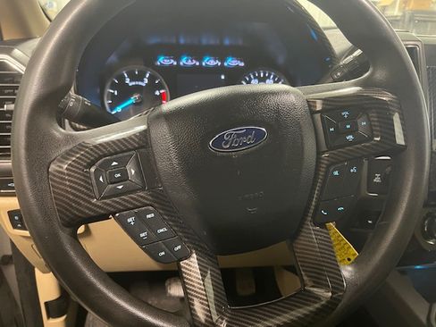 Used 2020 Ford F250 XLT w/ XLT Premium Package image 19