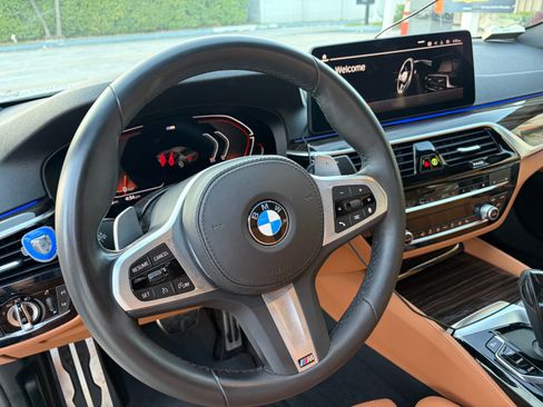 Used 2022 BMW 540i w/ M Sport Package image 10