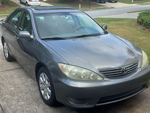 Used 2006 Toyota Camry LE FWD image 1