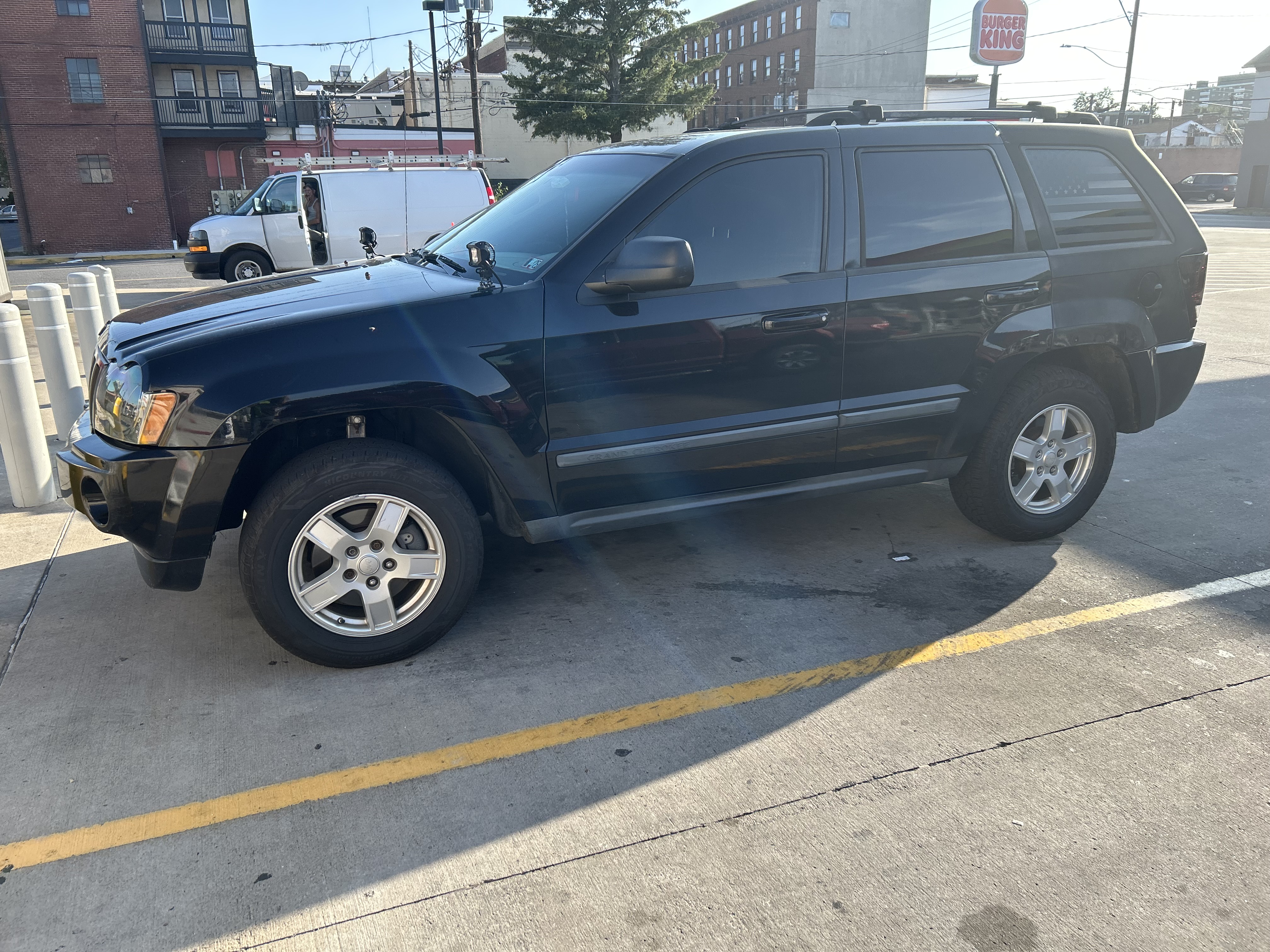 Used 2007 Jeep Grand Cherokee Laredo RWD image 2