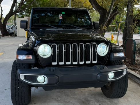 Used 2021 Jeep Wrangler Unlimited Sahara image 11