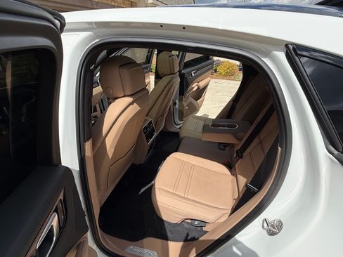 Used 2022 Porsche Cayenne Coupe image 11