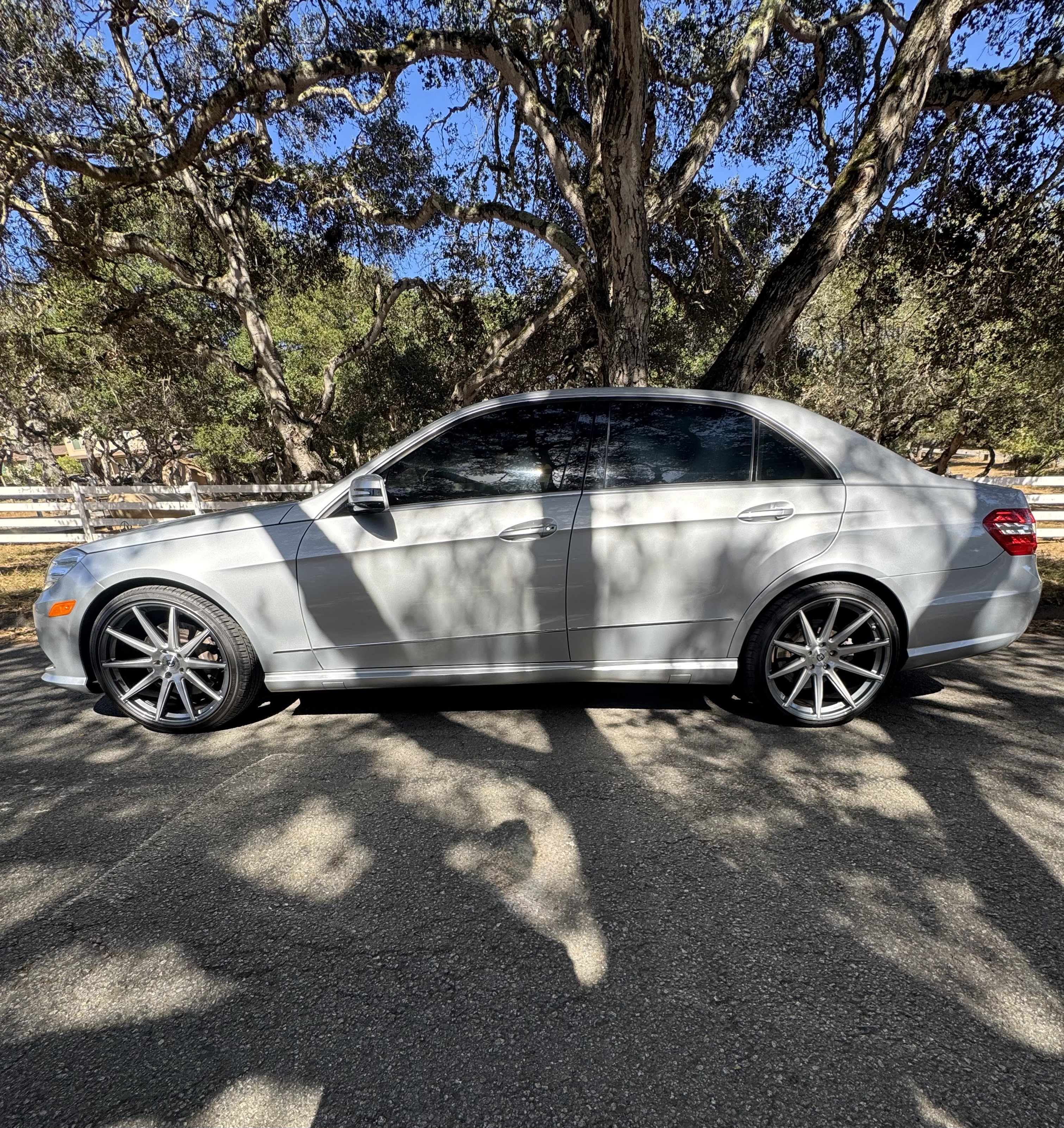 Used 2011 Mercedes-Benz E 550 Sedan image 35