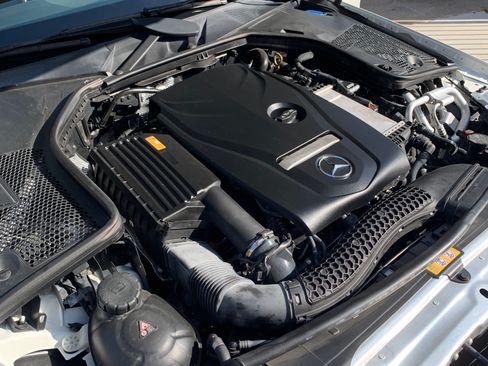 Used 2018 Mercedes-Benz C 300 Sedan image 9