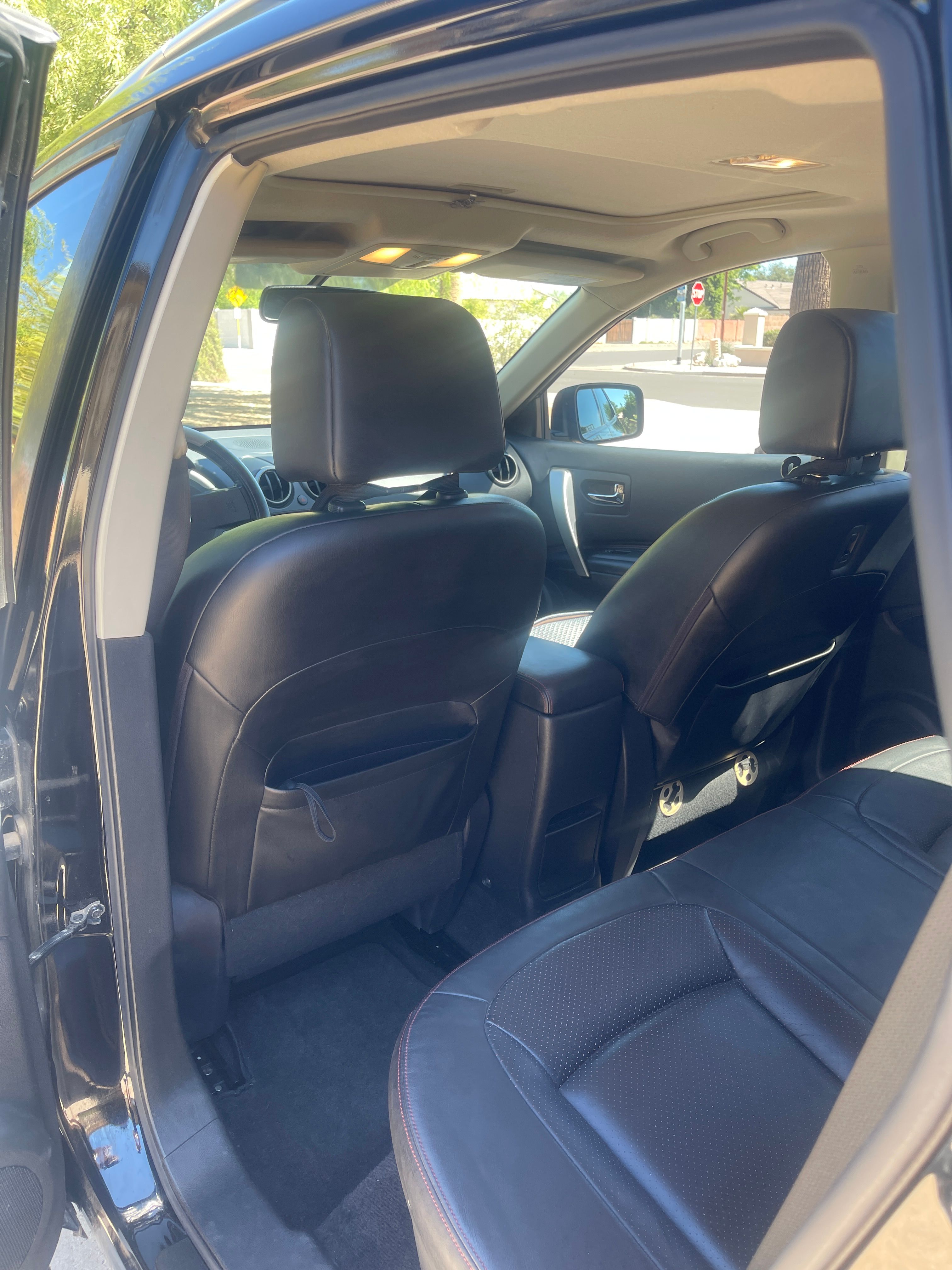 Used 2010 Nissan Rogue SL w/ Leather Pkg FWD image 11