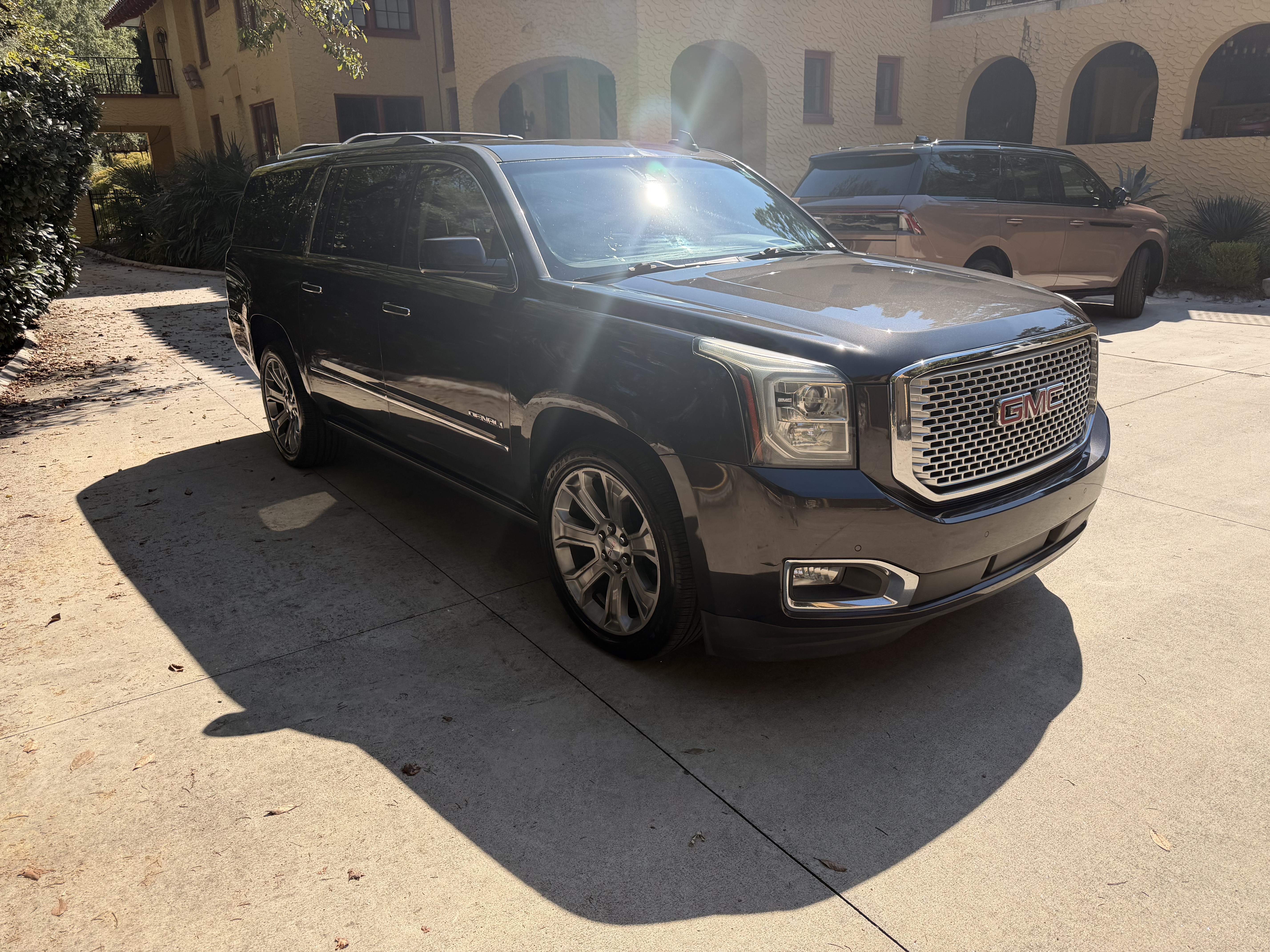 Used 2015 GMC Yukon XL Denali w/ Premium Package RWD image 8