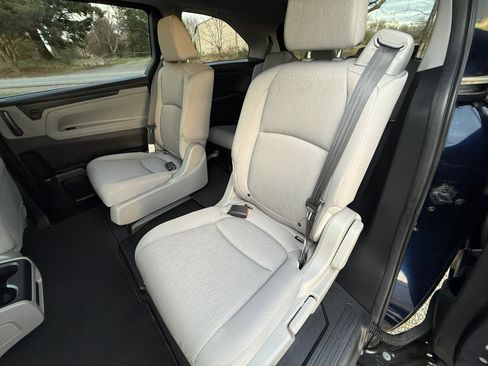 Used 2018 Honda Odyssey LX image 18