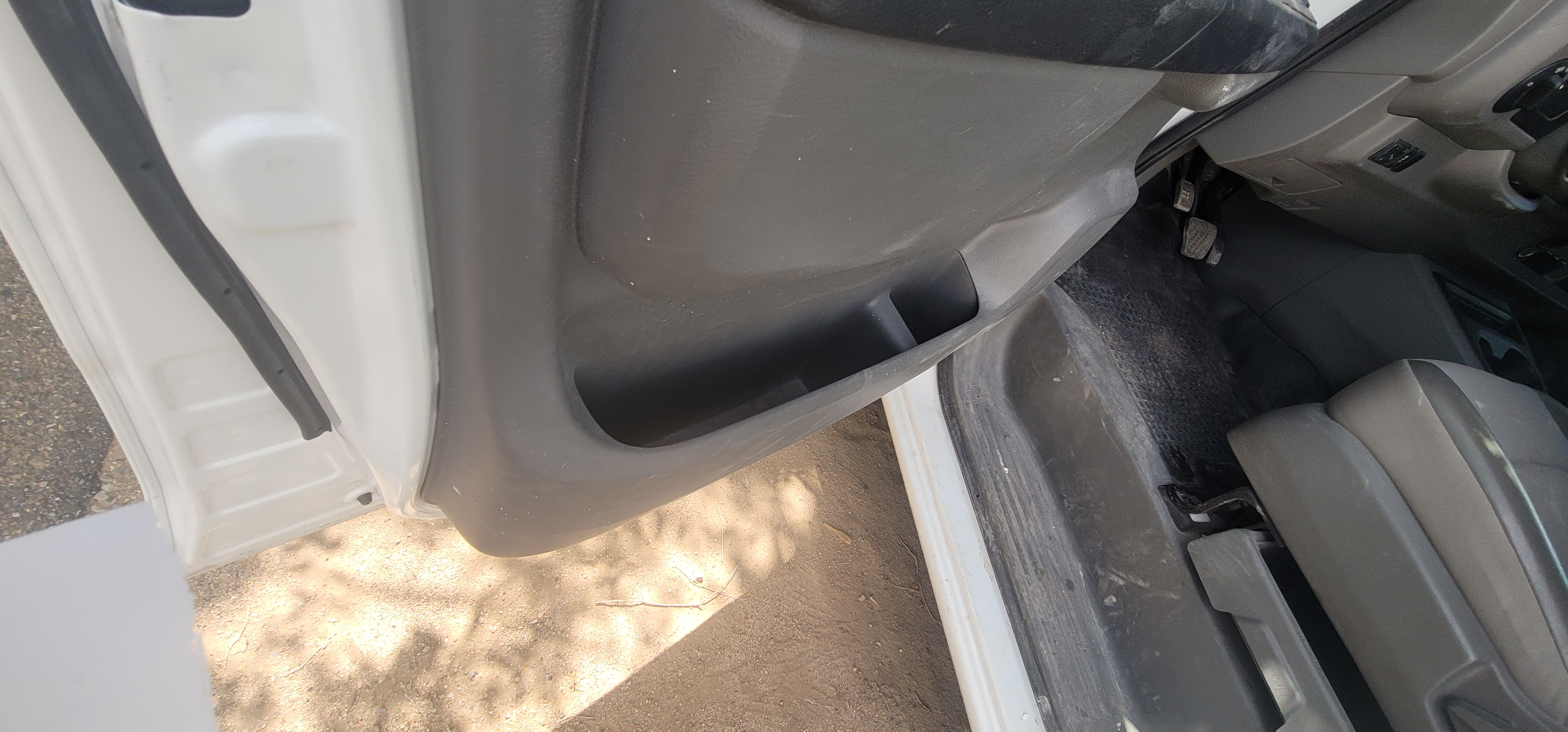 Used 2018 Nissan NV 2500 S RWD image 13