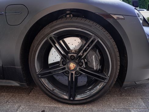 Used 2021 Porsche Taycan Turbo S image 2