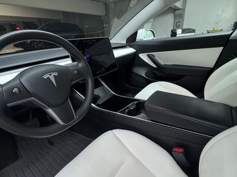 Used 2020 Tesla Model 3 Standard Range Plus image 8
