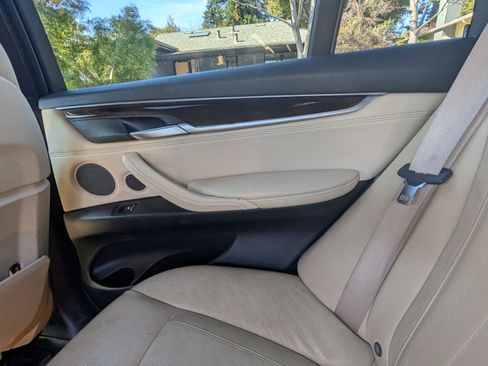 Used 2017 BMW X5 xDrive40e image 21