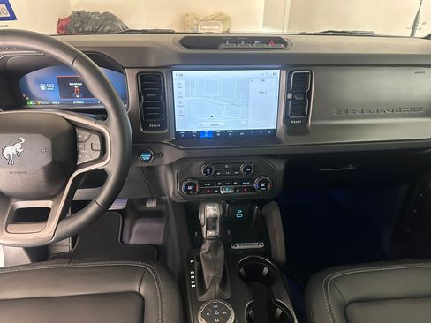 Used 2025 Ford Bronco Big Bend w/ Black Diamond Package image 9