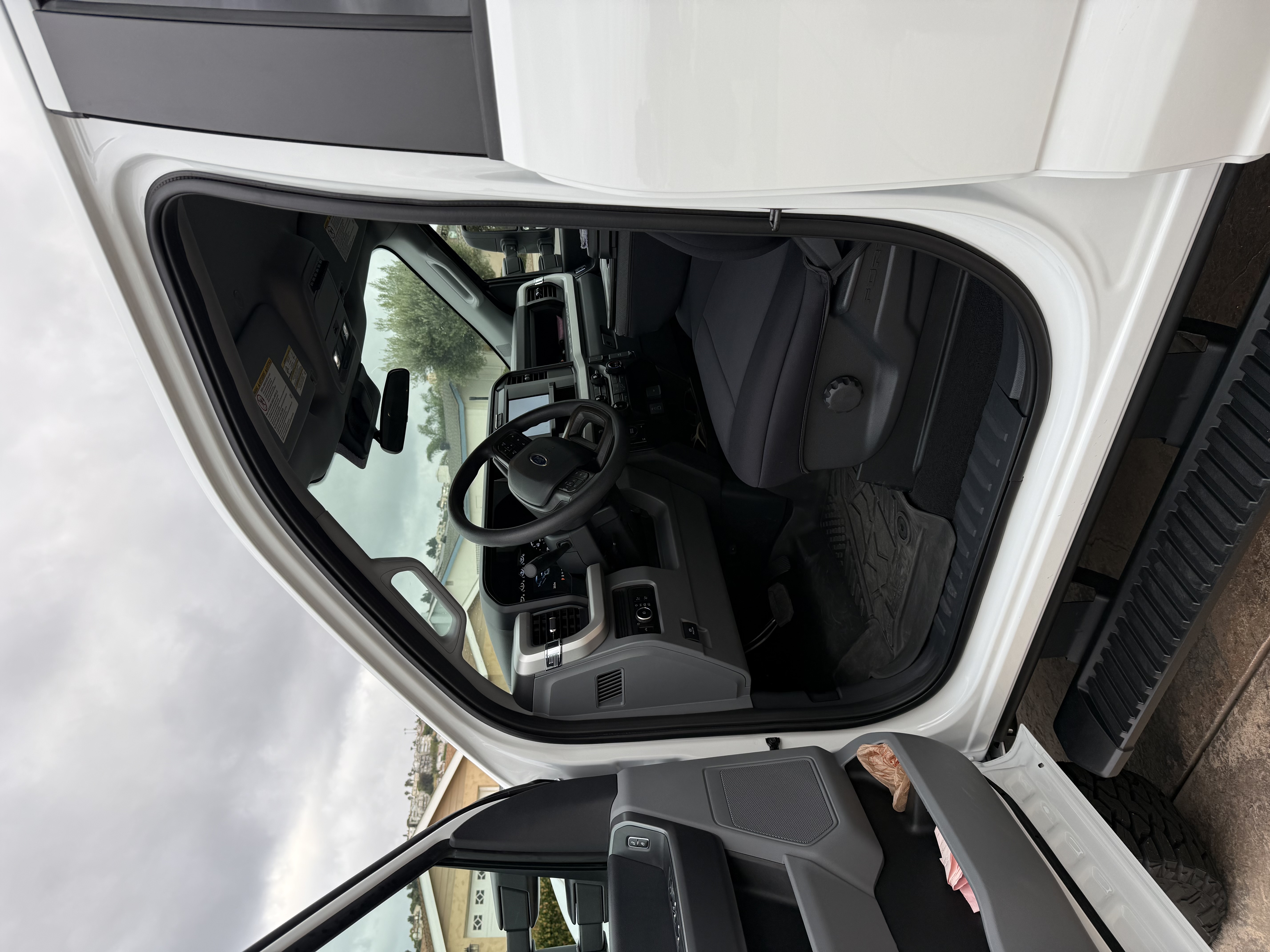 Used 2025 Ford F350 XL w/ STX Appearance Package AWD/4WD image 9