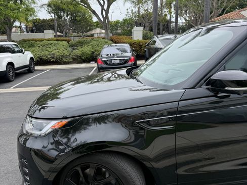 Used 2024 Land Rover Discovery Dynamic SE image 9