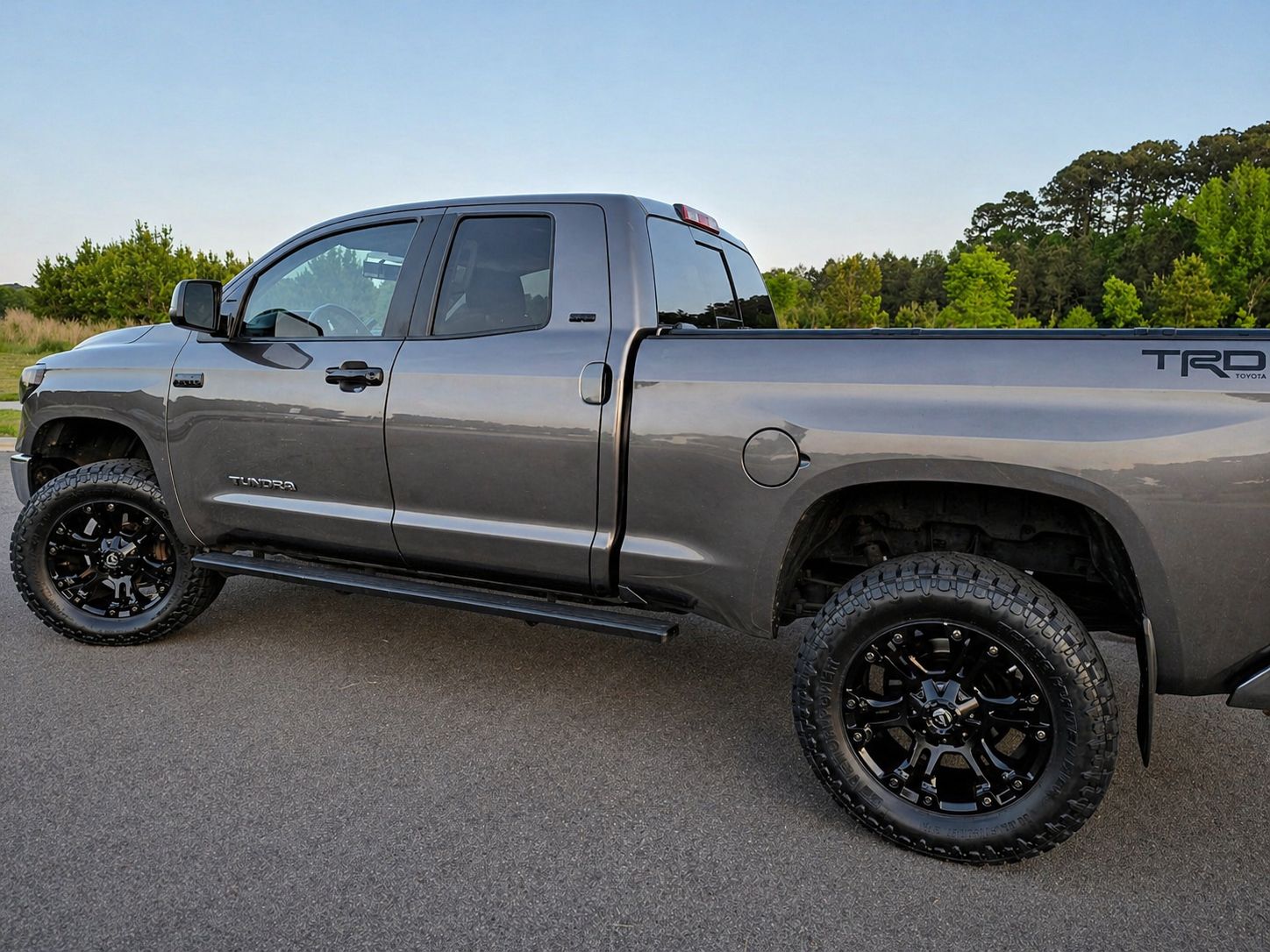 Used 2017 Toyota Tundra SR5 AWD/4WD image 9
