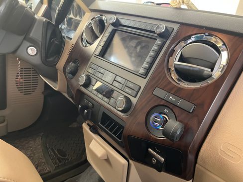 Used 2011 Ford F350 Lariat w/ Lariat Ultimate Pkg image 9