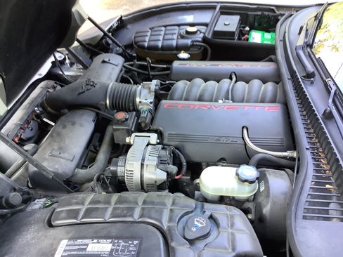 Used 2002 Chevrolet Corvette Coupe w/ Preferred Equipment Group2 RWD image 22