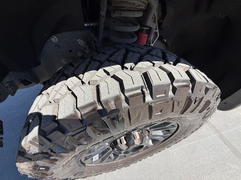 Used 2022 Ford F250 Lariat w/ Tremor Off-Road Package image 25