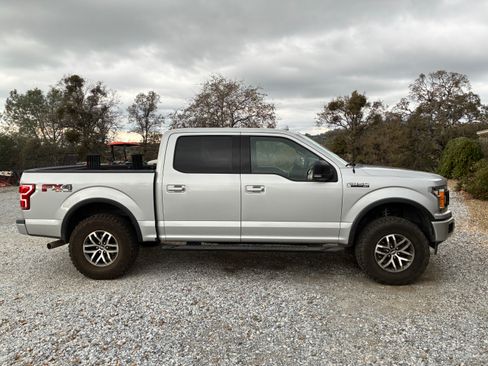 Used 2018 Ford F150 XLT w/ Equipment Group 302A Luxury image 4