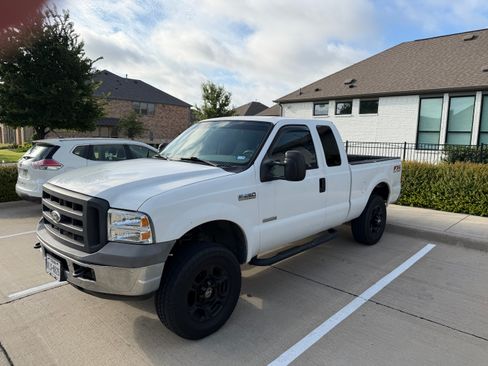 Used 2005 Ford F250 XL AWD/4WD image 1