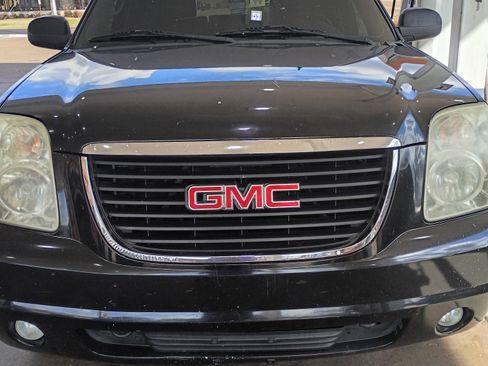 Used 2012 GMC Yukon XL SLT w/ SLT-2 Equipment Package image 2