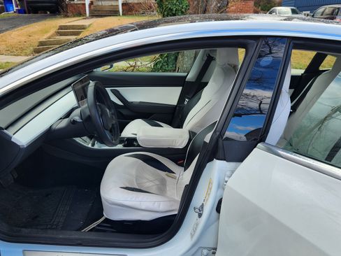 Used 2020 Tesla Model 3 image 6