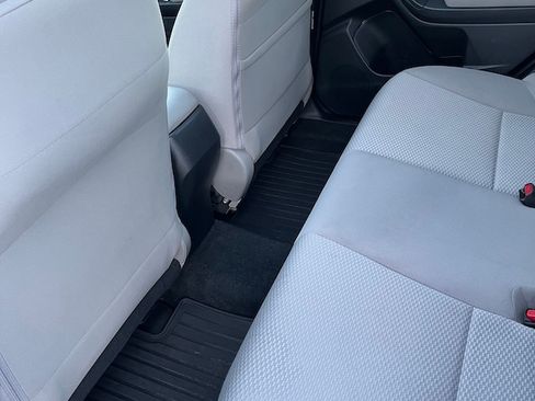 Used 2016 Subaru Forester 2.5i Premium w/ All-Weather Package image 9