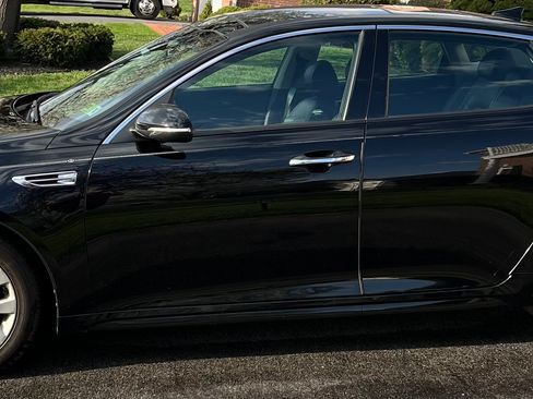 Used 2018 Kia Optima EX w/ Technology Package image 5