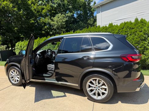 Used 2021 BMW X5 xDrive40i w/ Convenience Package AWD/4WD image 1