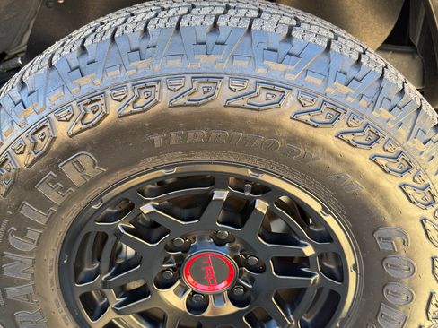 Used 2023 Toyota Tacoma TRD Pro image 13