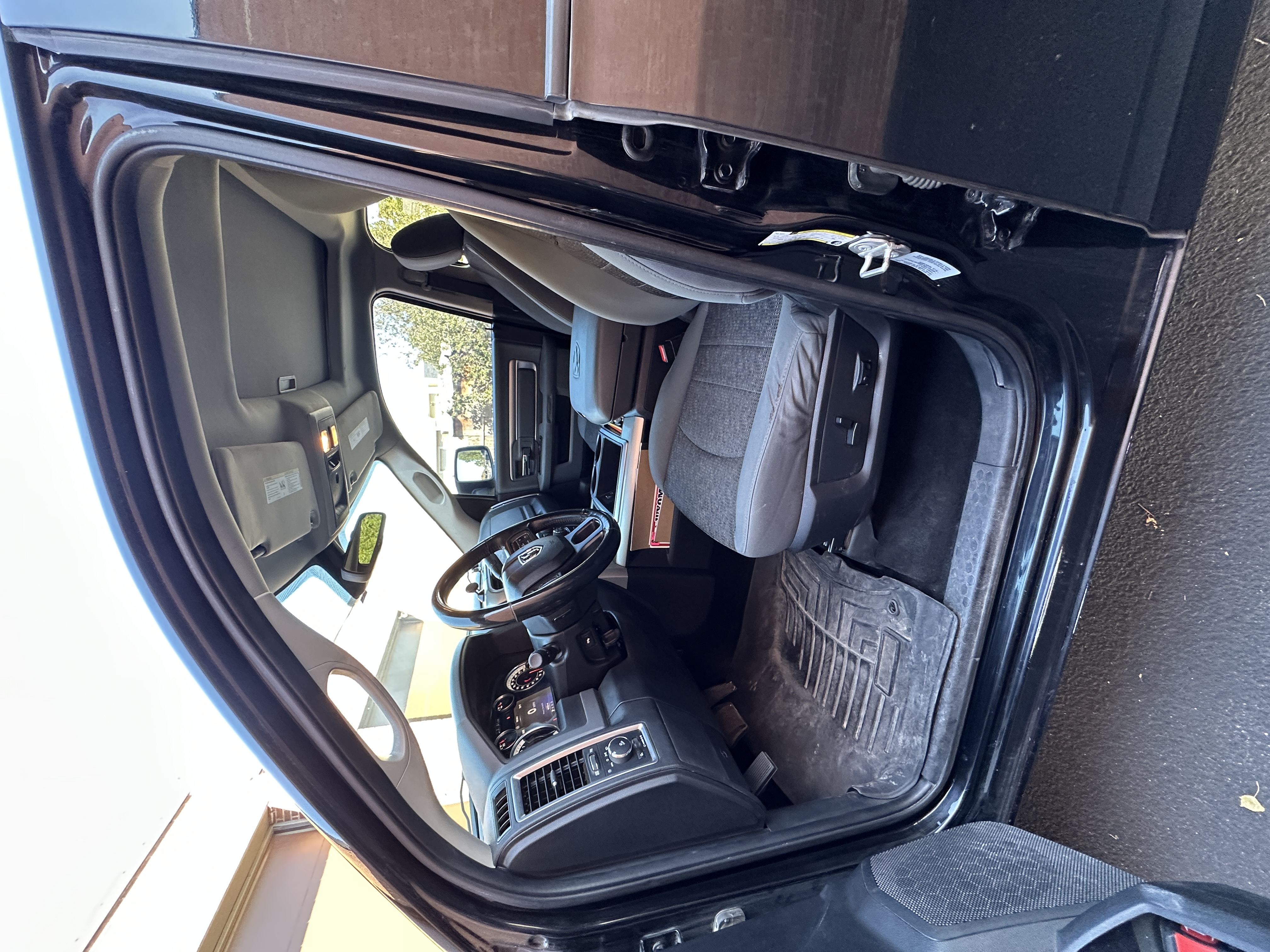 Used 2015 RAM 2500 Big Horn AWD/4WD image 8