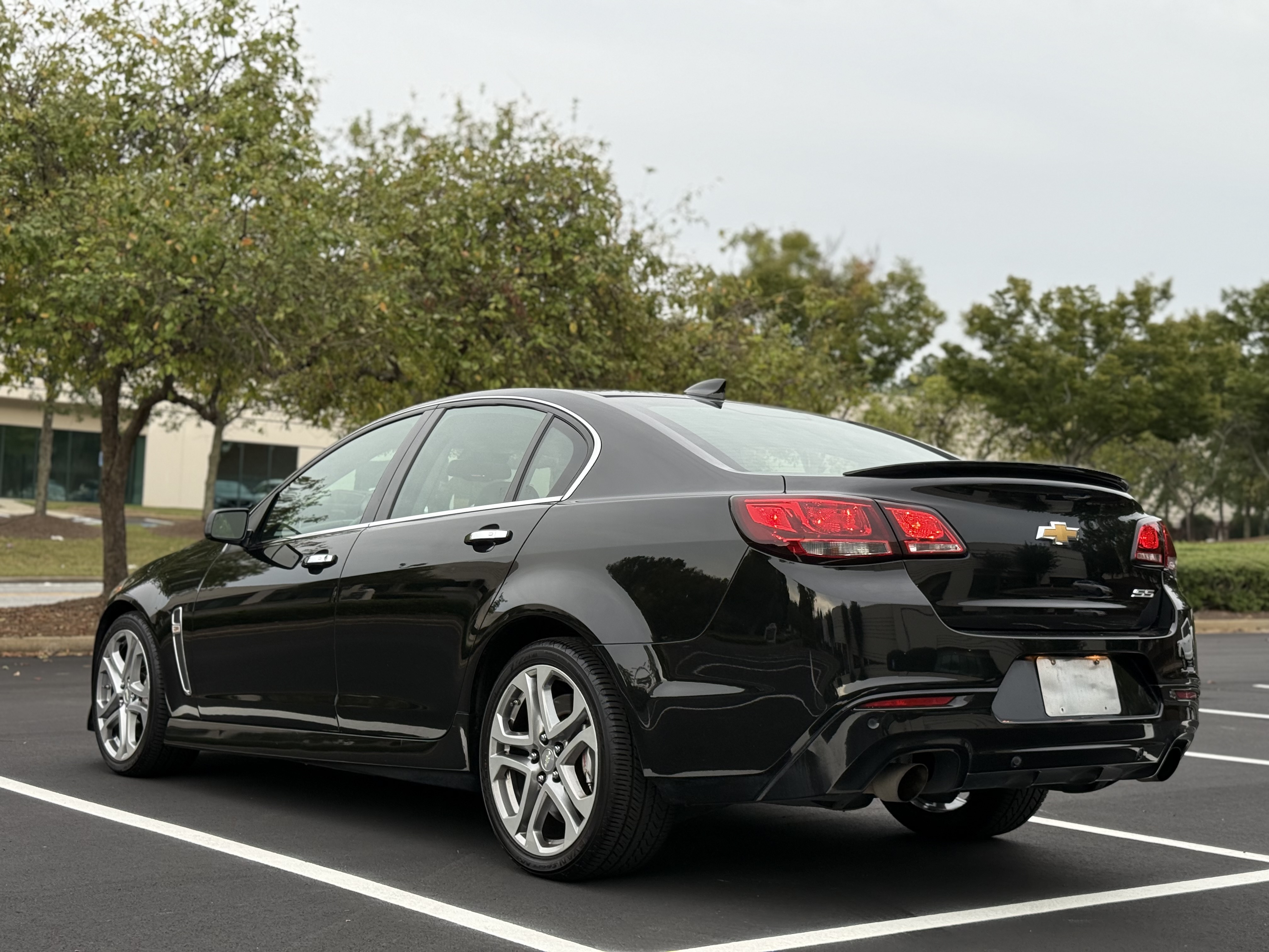 Used 2015 Chevrolet SS RWD image 11