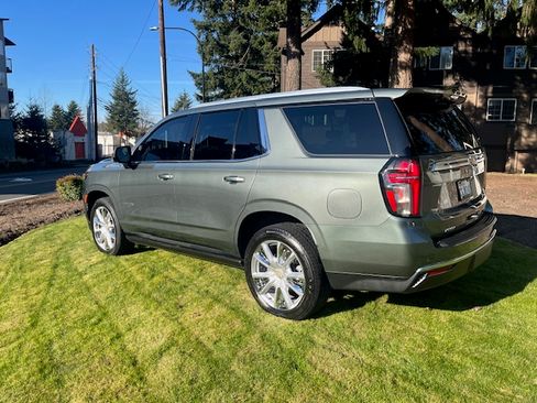 Used 2023 Chevrolet Tahoe High Country w/ Premium Package 2 AWD/4WD image 2