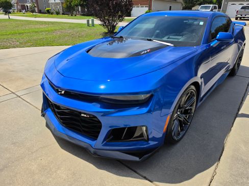 Used 2018 Chevrolet Camaro ZL1 RWD image 5
