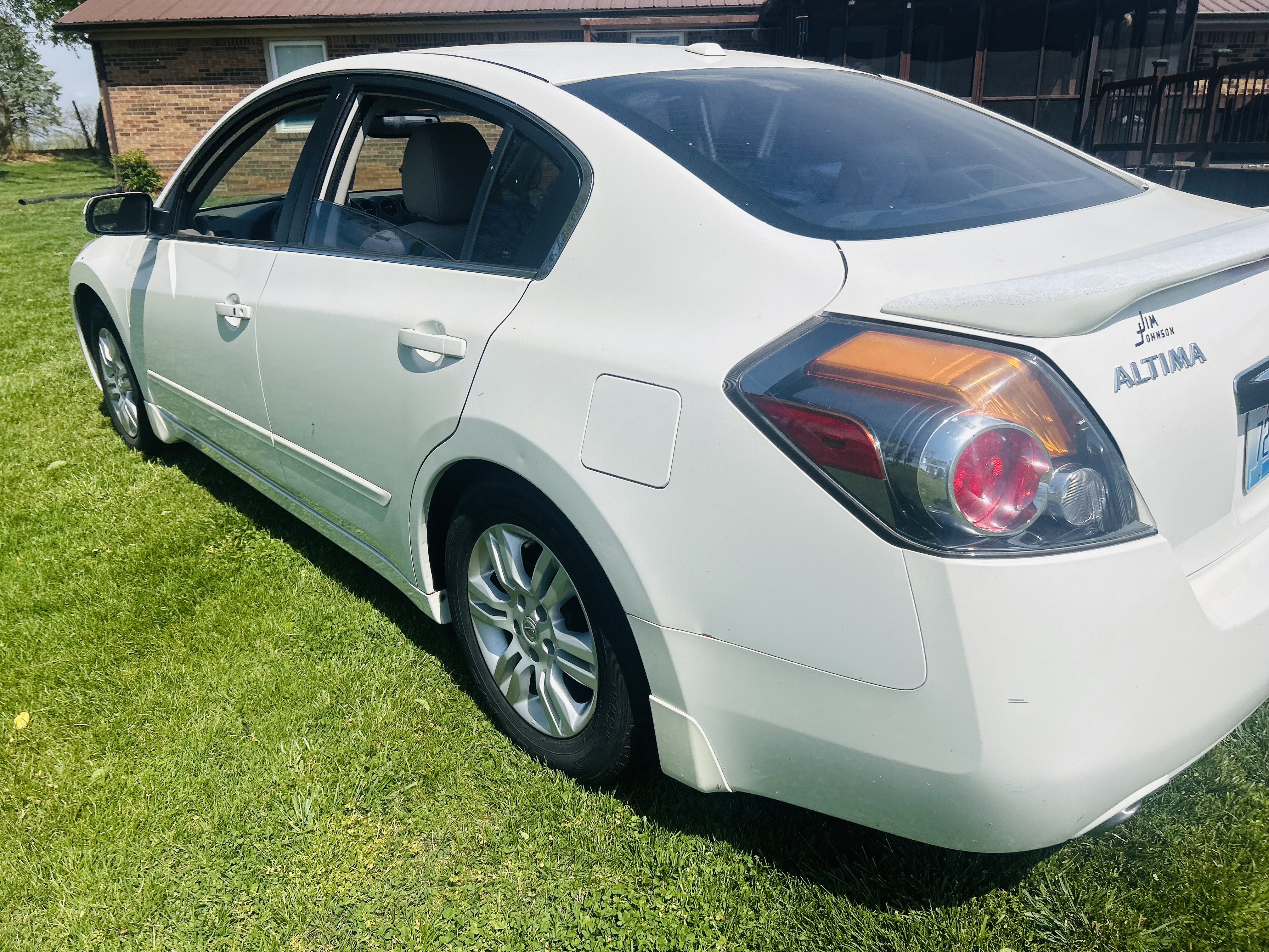 Used 2011 Nissan Altima 2.5 SL w/ 2.5SL Pkg FWD image 6