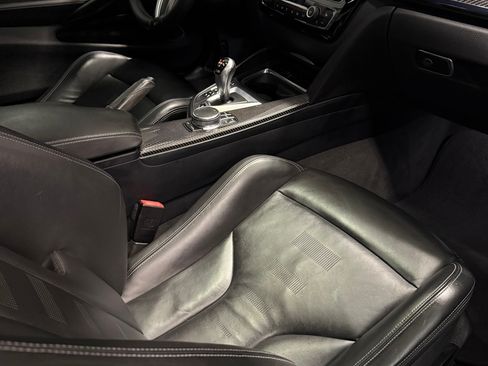 Used 2018 BMW M4 Coupe RWD image 27
