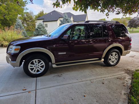 Used 2006 Ford Explorer Eddie Bauer image 8