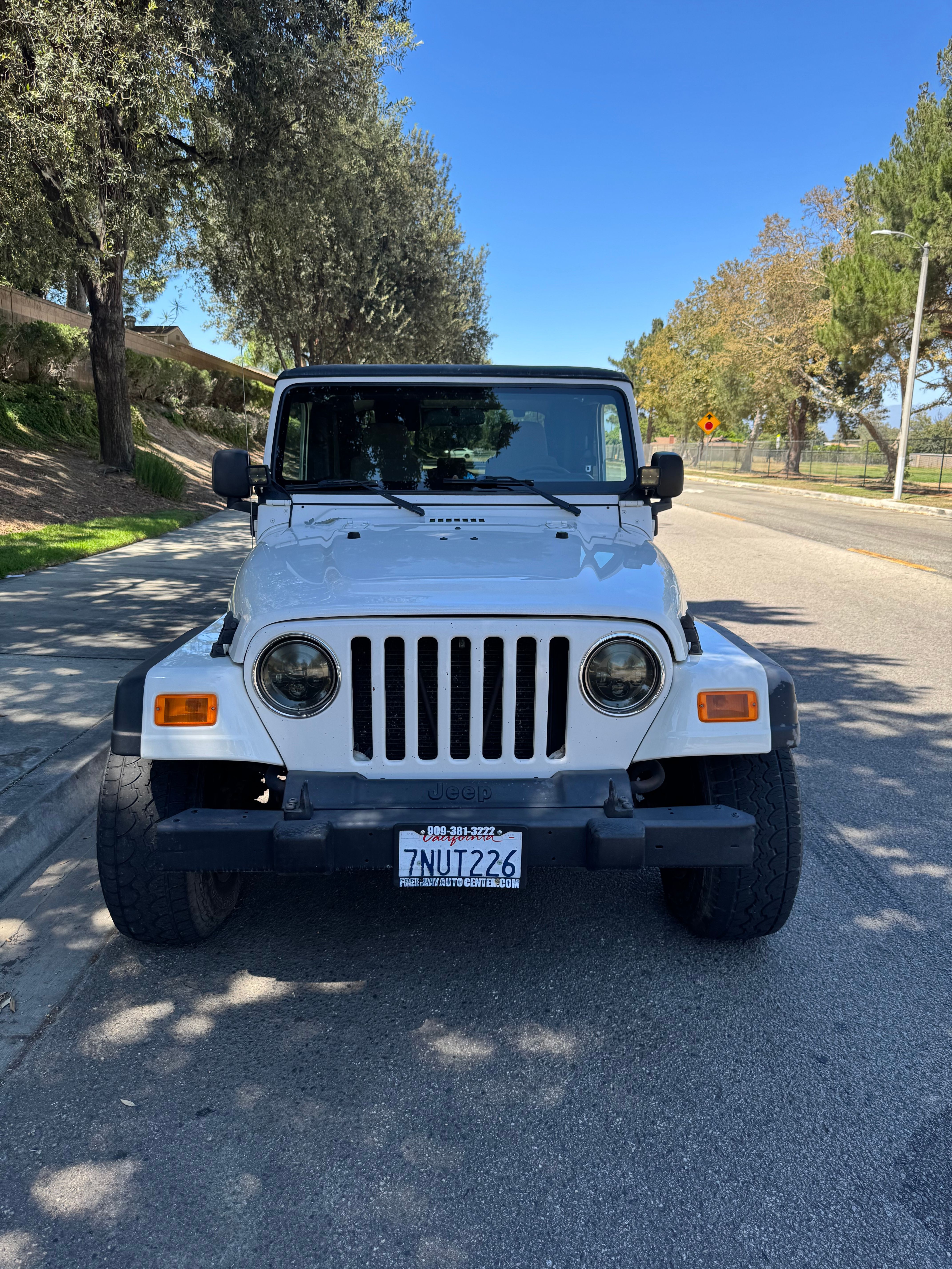 Used 2005 Jeep Wrangler Sport w/ 30" Tire & Wheel Group AWD/4WD image 4