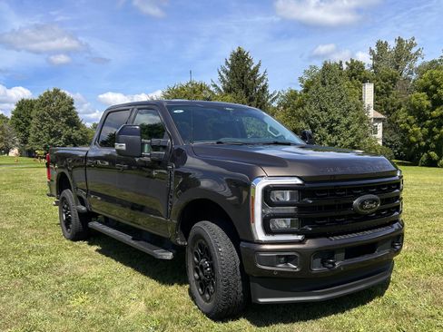 Used 2024 Ford F350 Lariat w/ Lariat Ultimate Package AWD/4WD image 2