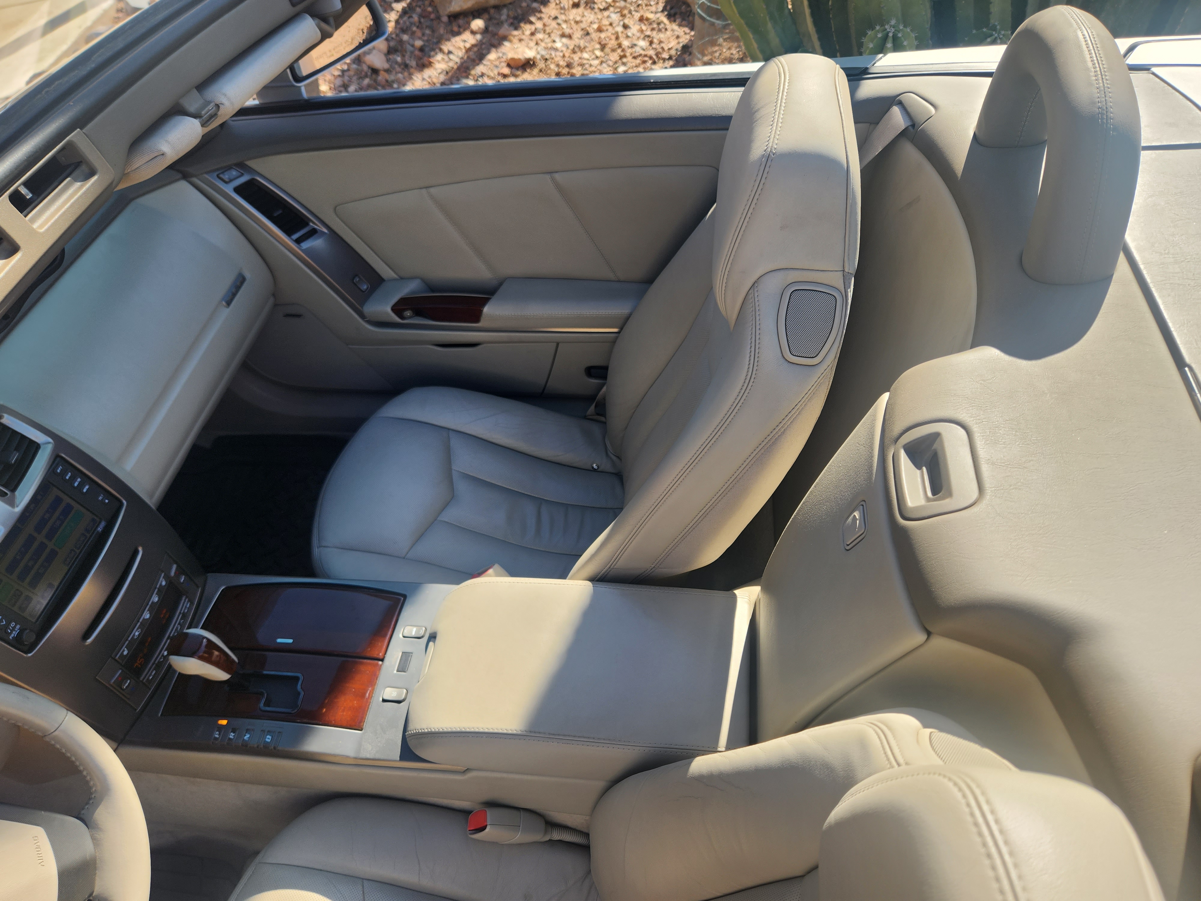 Used 2005 Cadillac XLR RWD image 10