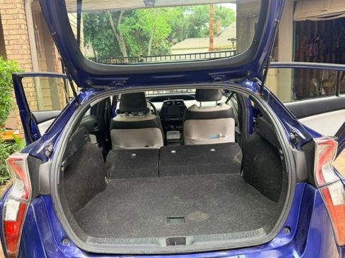 Used 2016 Toyota Prius Three Touring image 7