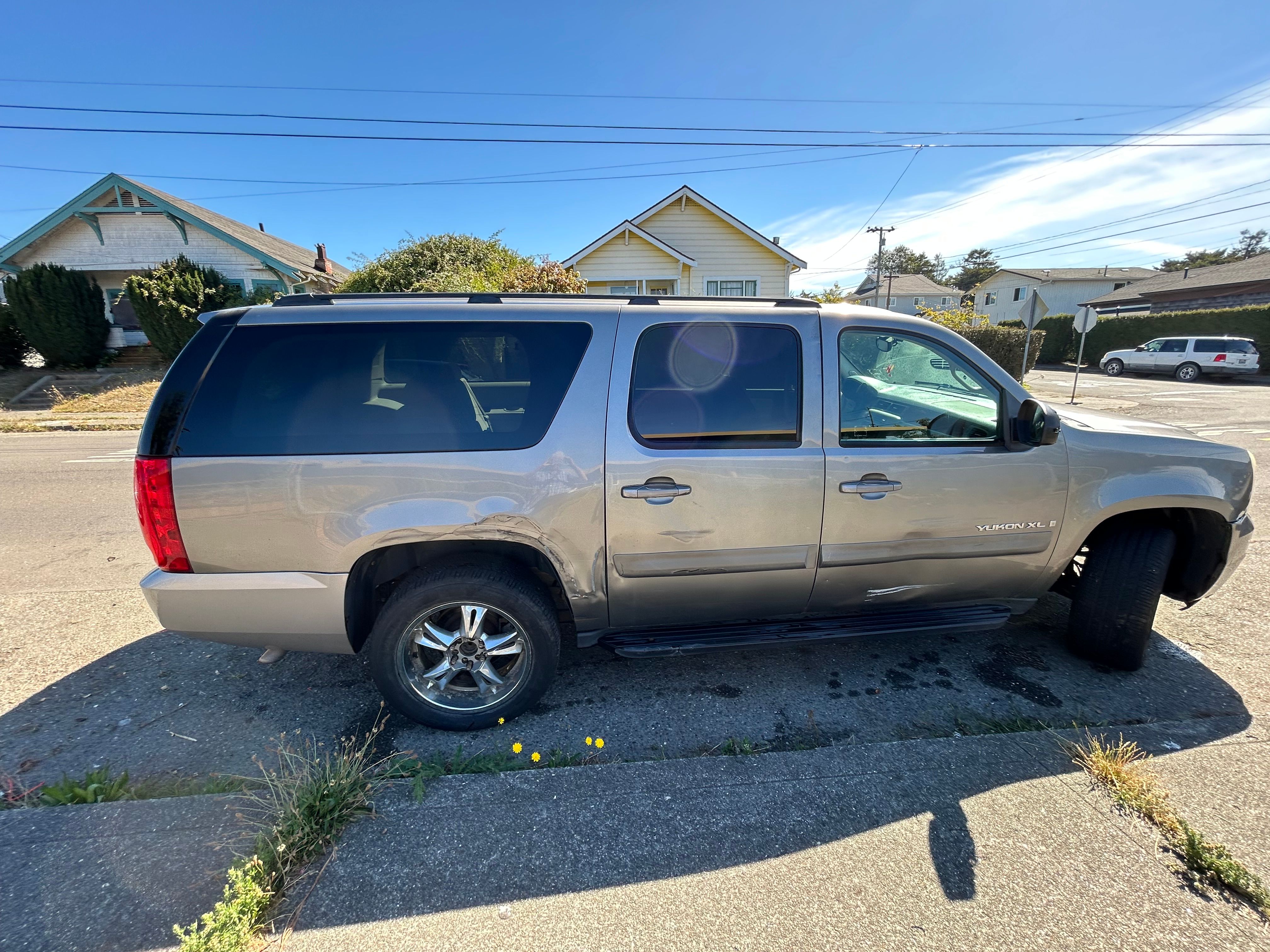 Used 2008 GMC Yukon XL SLE RWD image 4