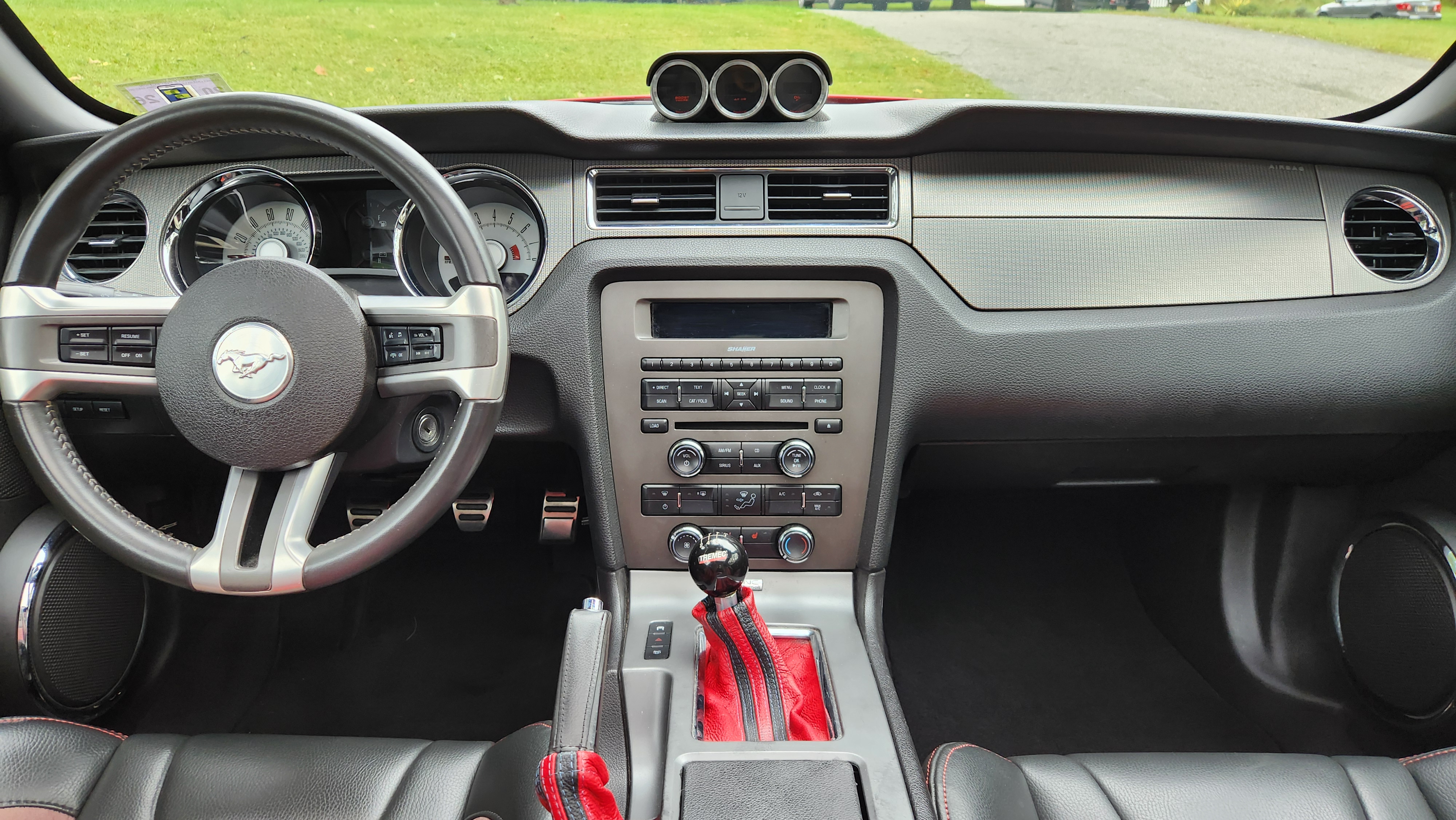 Used 2010 Ford Mustang GT Premium RWD image 15