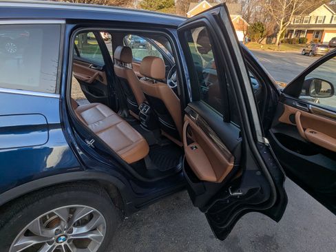 Used 2017 BMW X3 xDrive28i image 8