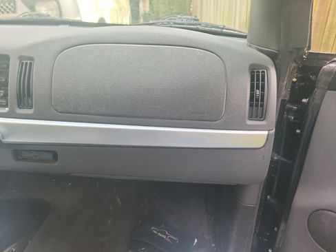 Used 2004 Chevrolet SSR w/ Preferred Equipment Group image 12