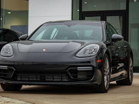 Used 2017 Porsche Panamera 4S AWD/4WD image 4