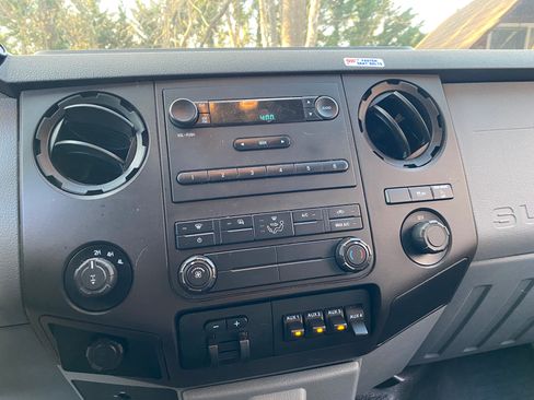 Used 2016 Ford F250 XL w/ Power Equipment Group image 10